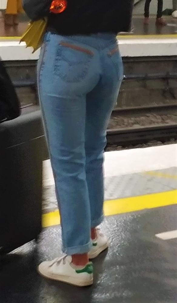 10P A french brunette masked waiting at the station