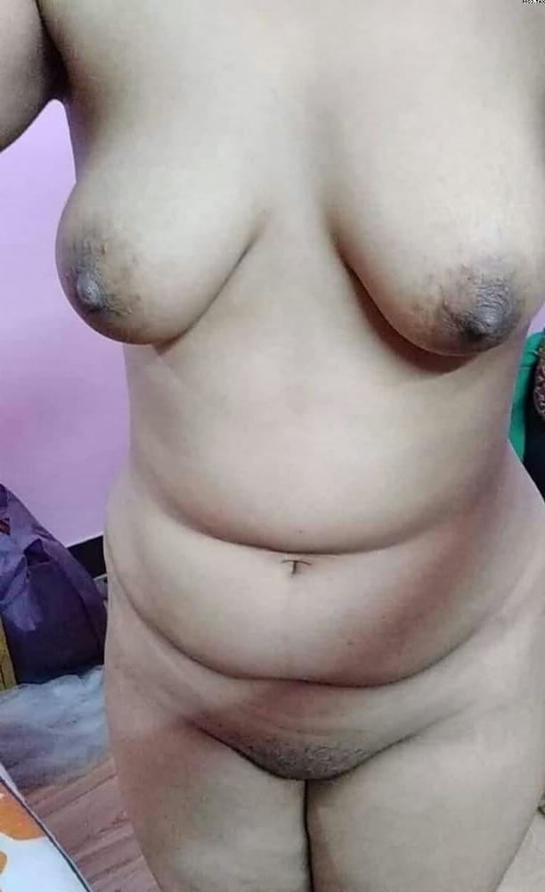 9P Pakistani Selfies
