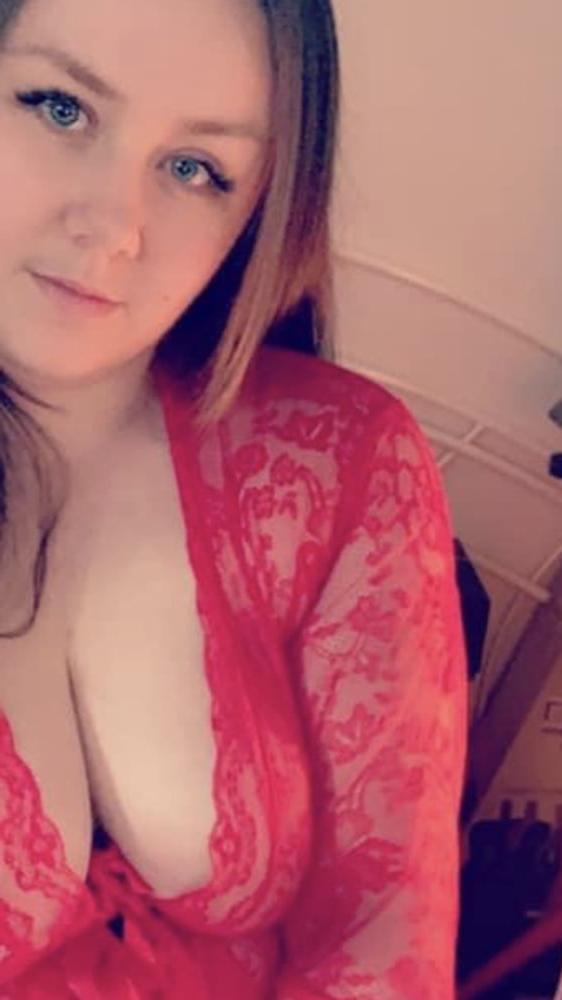 14P Busty Ava
