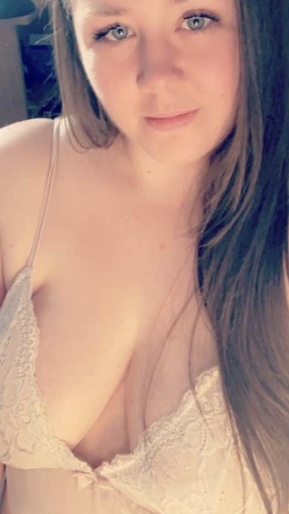 14P Busty Ava