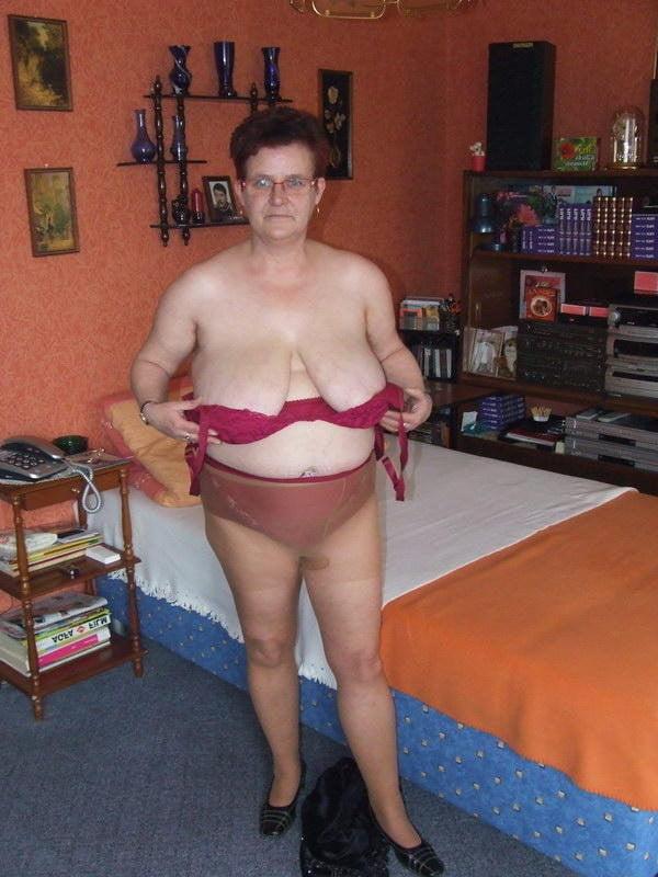 25P Keep Your PantyHose On