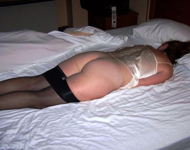 25P Keep Your PantyHose On