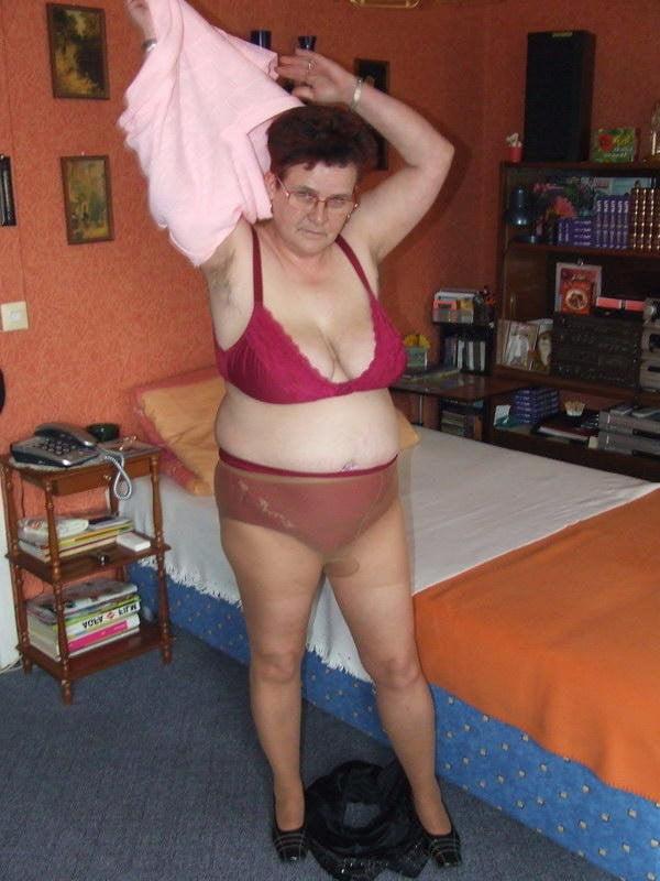 25P Keep Your PantyHose On