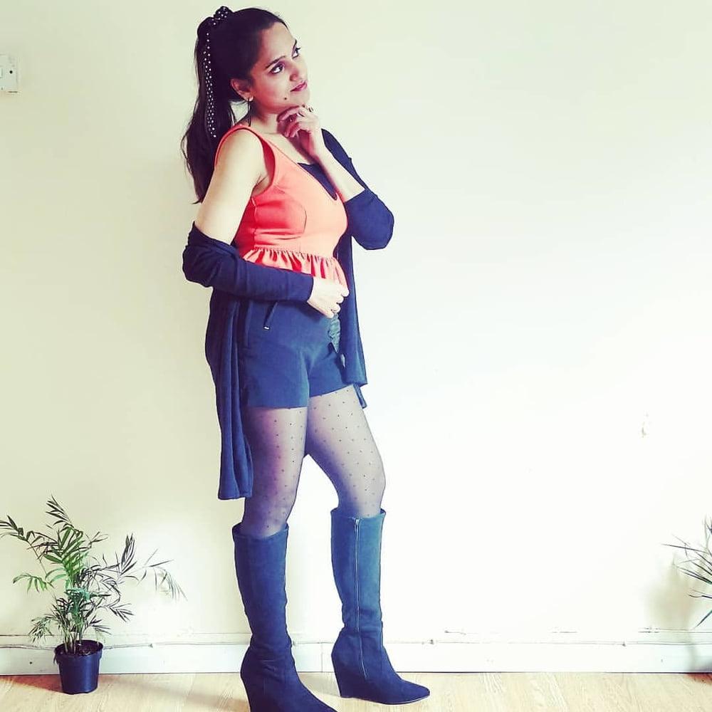 19P Paki Sluts in Pantyhose