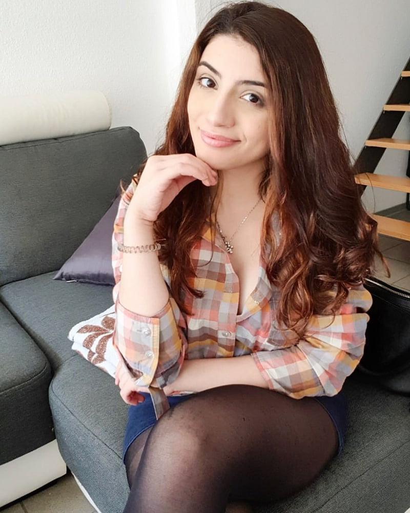 25P Turkish Sluts in Pantyhose