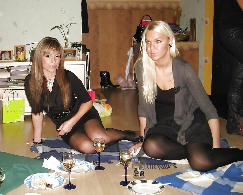 19P Amateurs in Stockings & Pantyhose