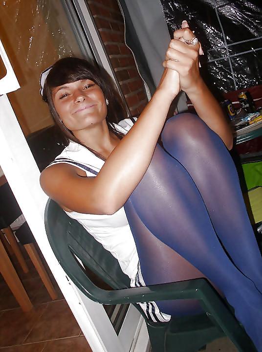19P Amateurs in Stockings & Pantyhose