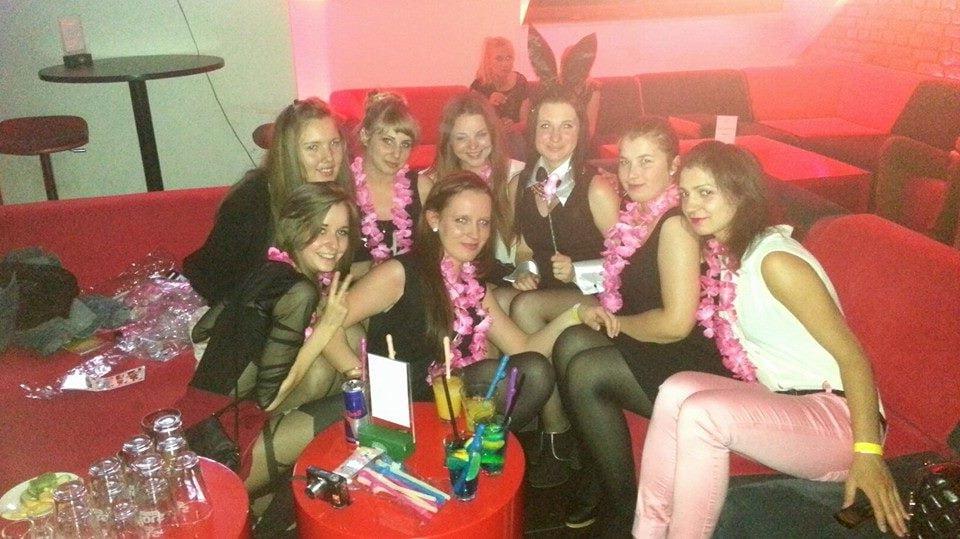 25P sexy females in tights pantyhose nylons 65
