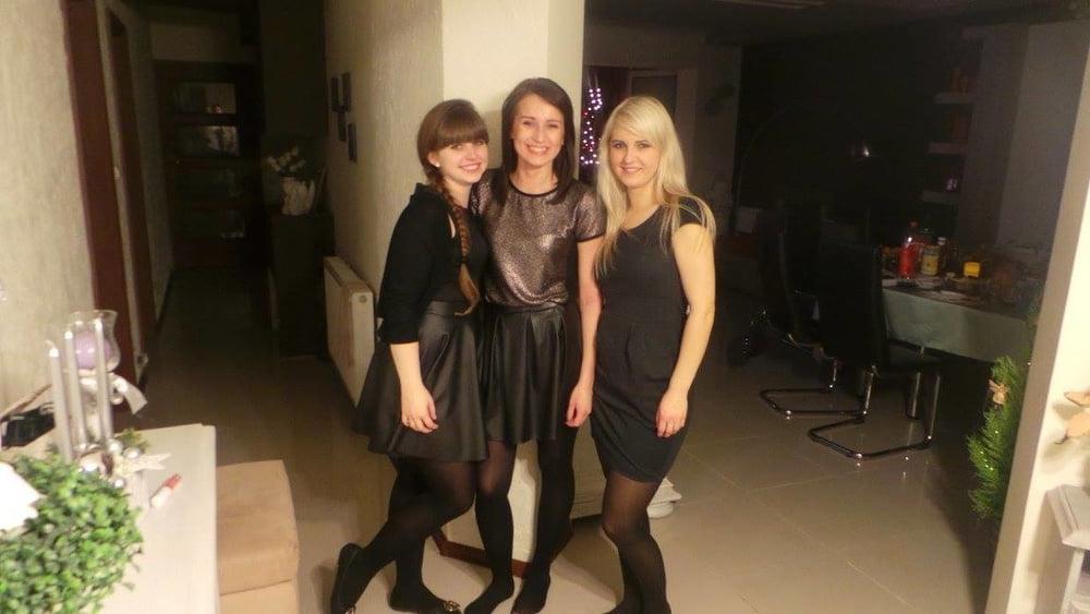 25P sexy females in tights pantyhose nylons 65