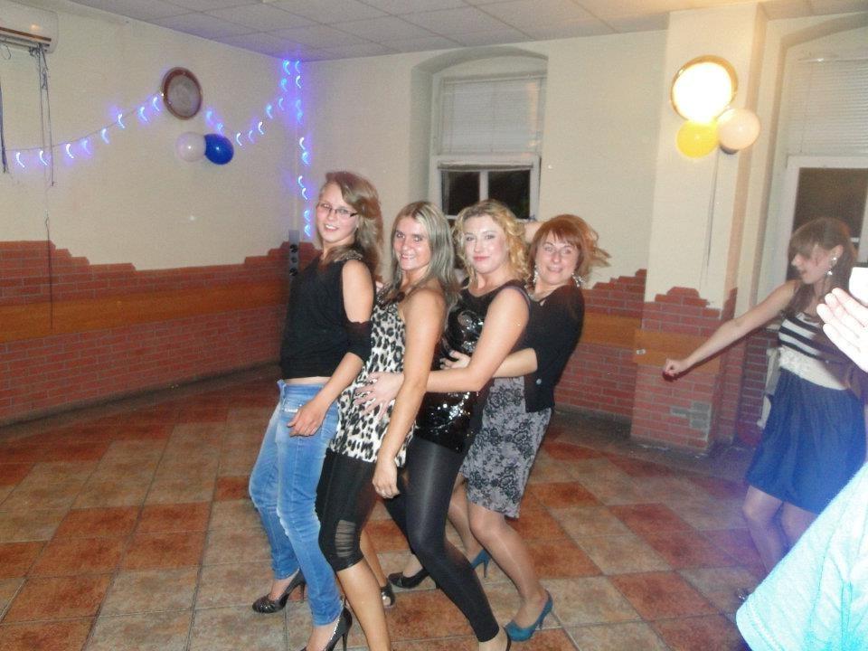 25P sexy females in tights pantyhose nylons 65
