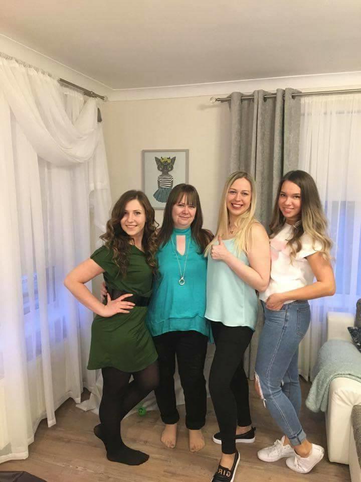 25P sexy females in tights pantyhose nylons 65