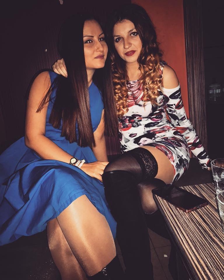 25P sexy females in tights pantyhose nylons 58