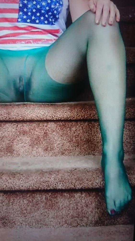 25P Pantyhose show