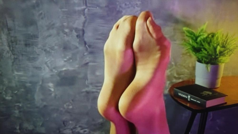 25P Pantyhose show