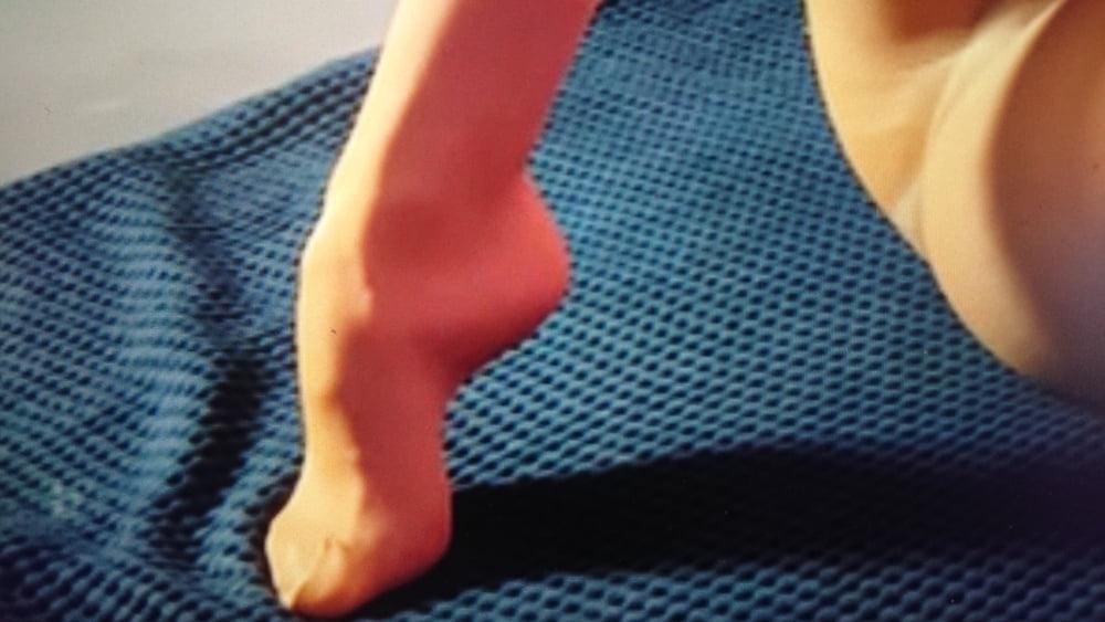 25P Pantyhose show