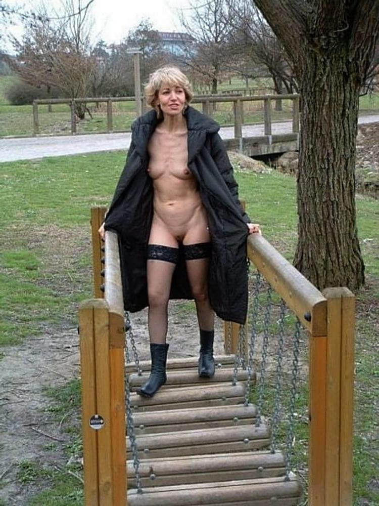 25P Matures &amp; MILF Exhib Plein-Air -10- Outdoor Exhibition