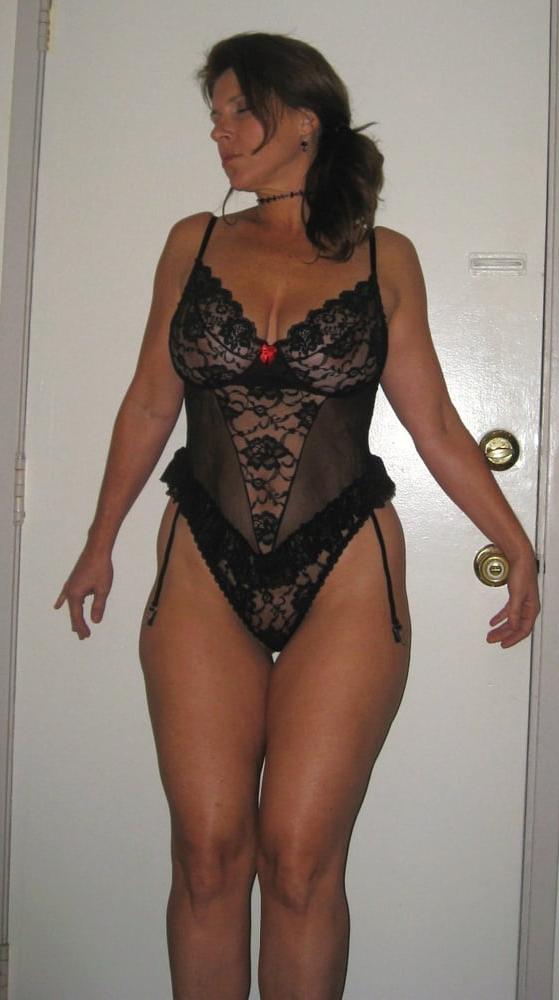 25P Busty MILF - Lingerie and naked