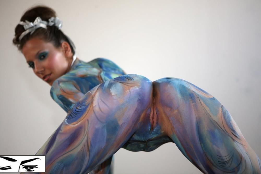 25P Body painting