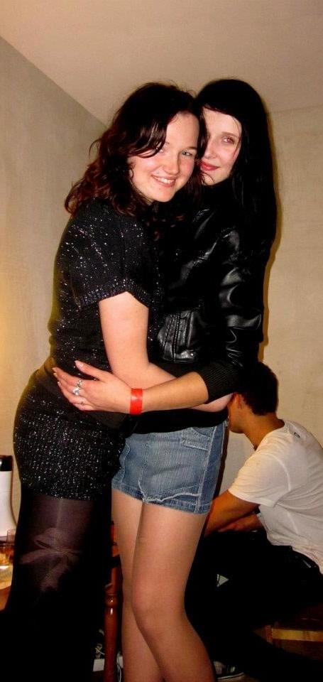 25P sexy females in tights pantyhose nylons 64