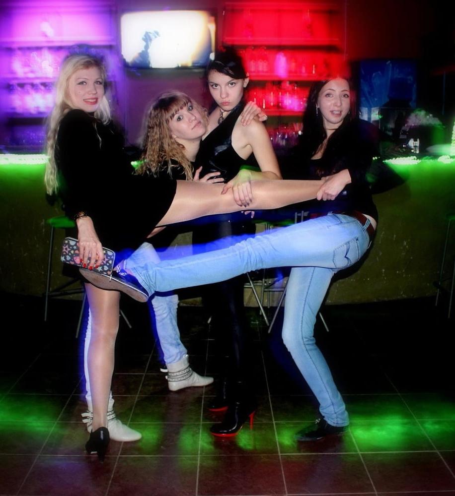 25P sexy females in tights pantyhose nylons 64