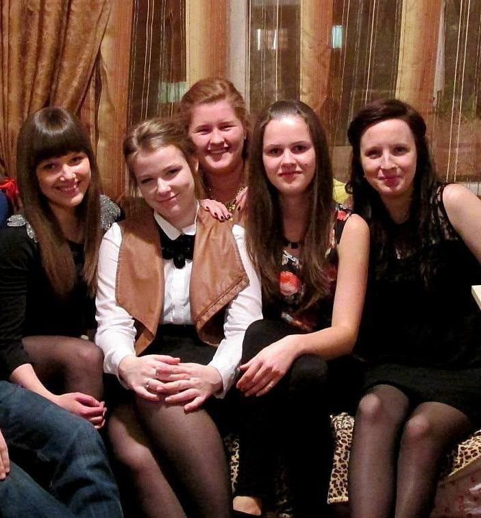 25P sexy females in tights pantyhose nylons 64