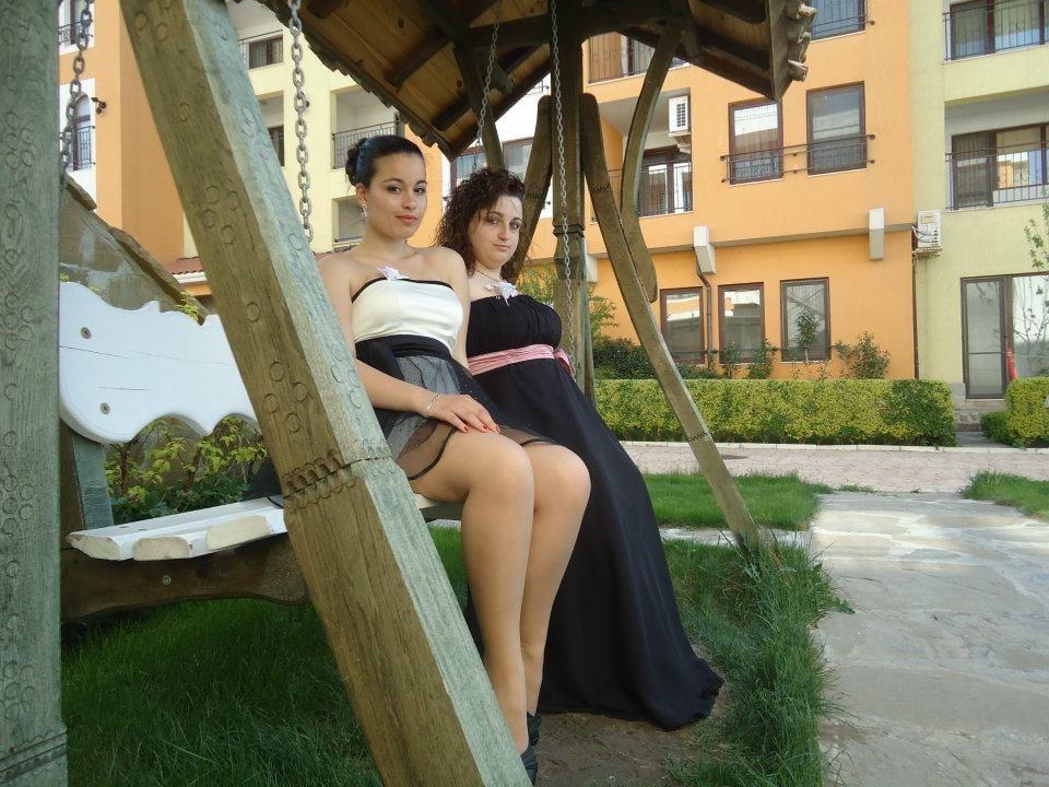 25P sexy females in tights pantyhose nylons 57