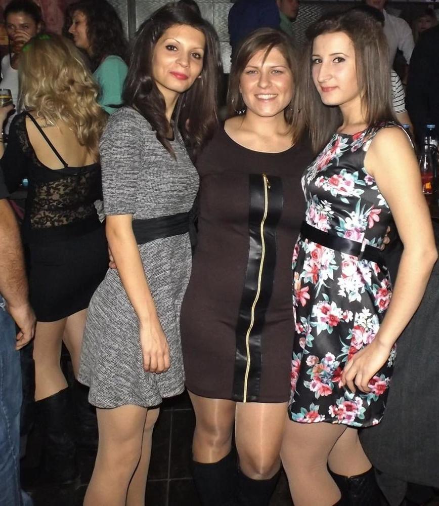 25P sexy females in tights pantyhose nylons 57