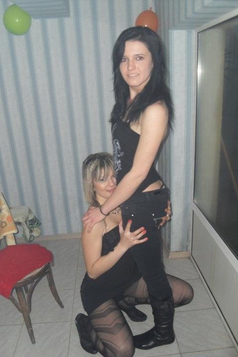 25P sexy females in tights pantyhose nylons 57