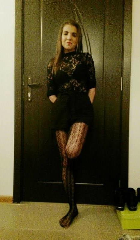25P sexy females in tights pantyhose nylons 57
