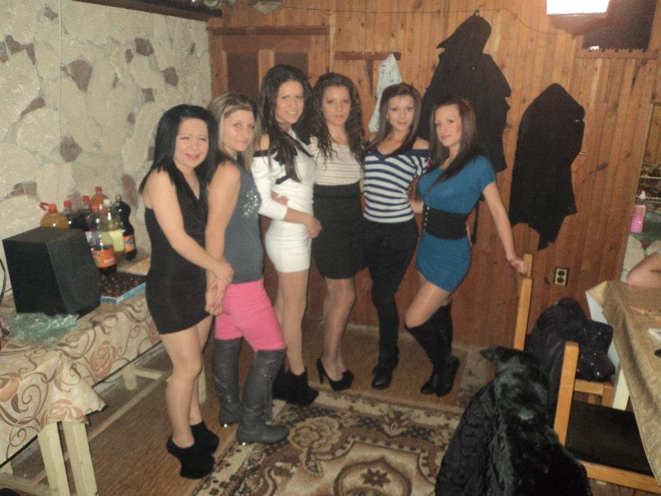 25P sexy females in tights pantyhose nylons 57