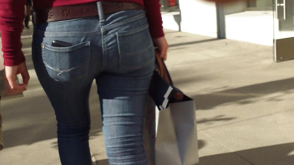 24P Nice teen butt & ass in blue jeans today