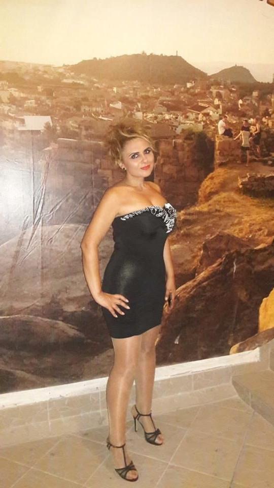 25P sexy females in tights pantyhose nylons 59
