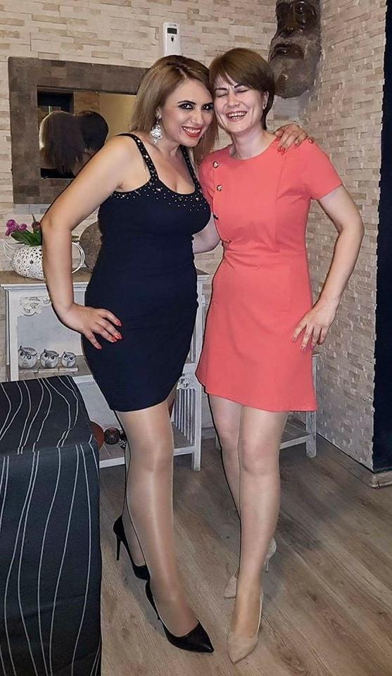 25P sexy females in tights pantyhose nylons 59