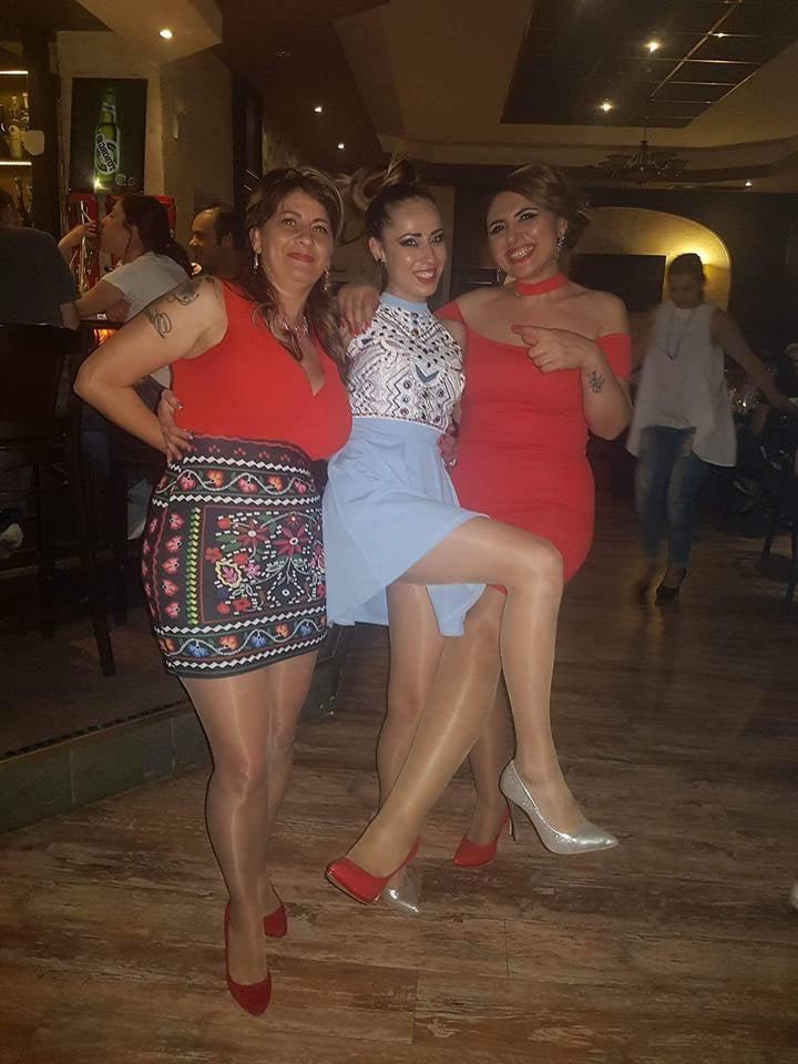 25P sexy females in tights pantyhose nylons 59