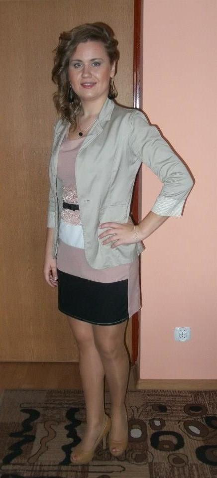 25P sexy females in tights pantyhose nylons 63