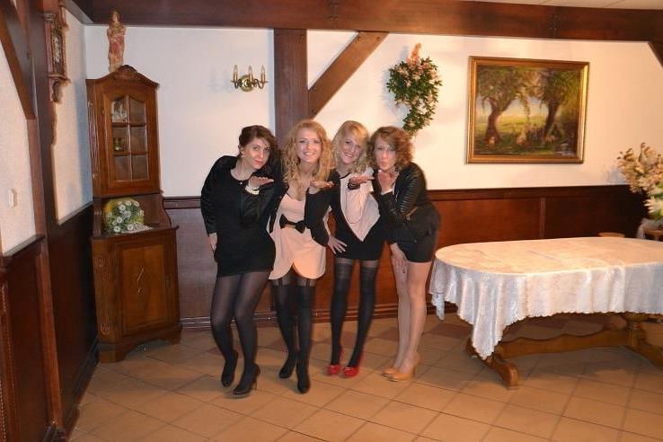 25P sexy females in tights pantyhose nylons 63