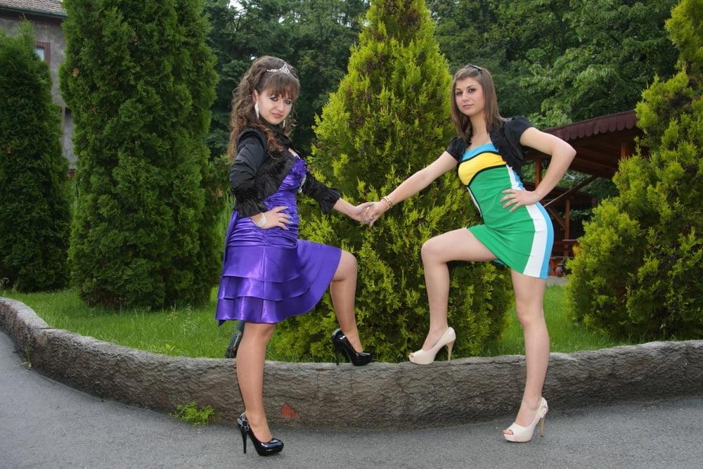 25P sexy females in tights pantyhose nylons 55