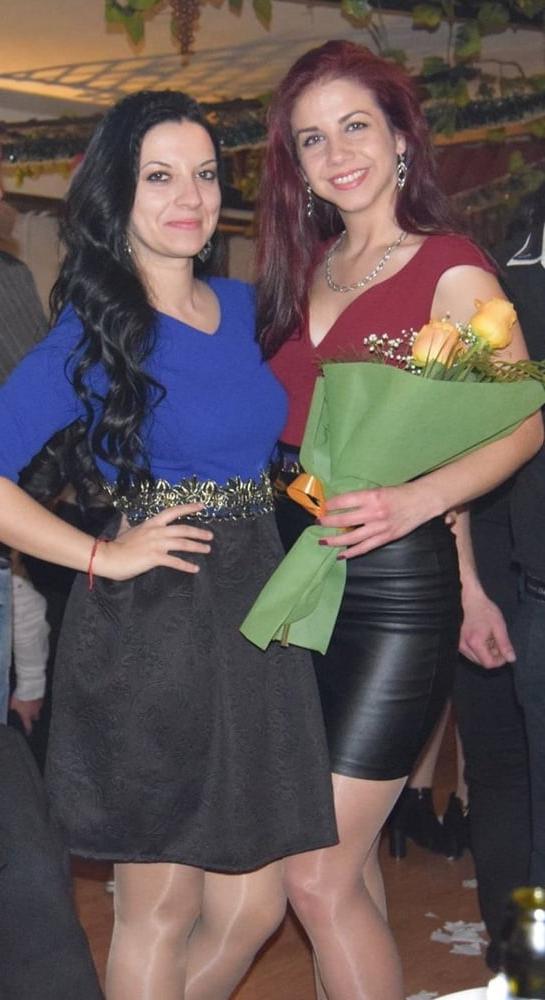 25P sexy females in tights pantyhose nylons 55