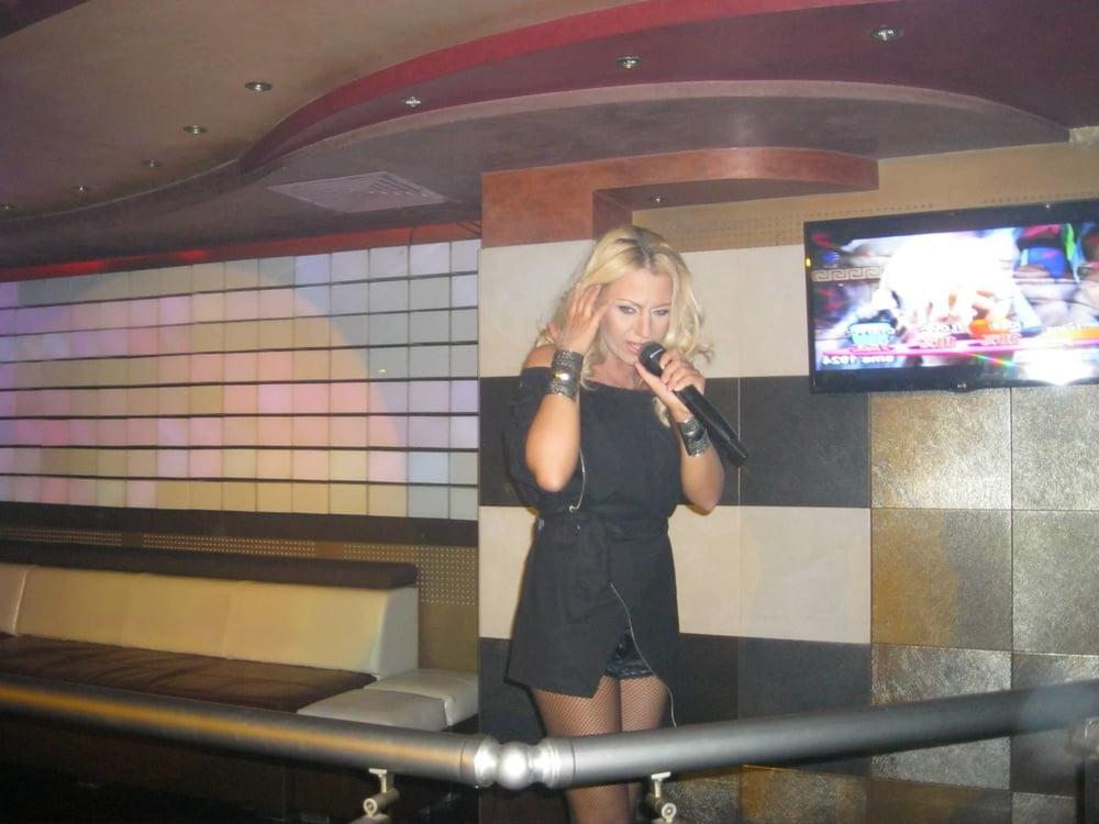 25P sexy females in tights pantyhose nylons 55