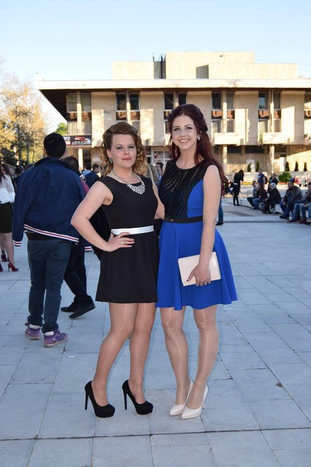 25P sexy females in tights pantyhose nylons 55