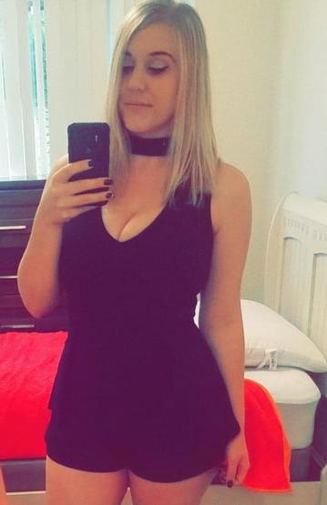 10P Busty Blonde Solicitor Nikki 28 from Peterborough