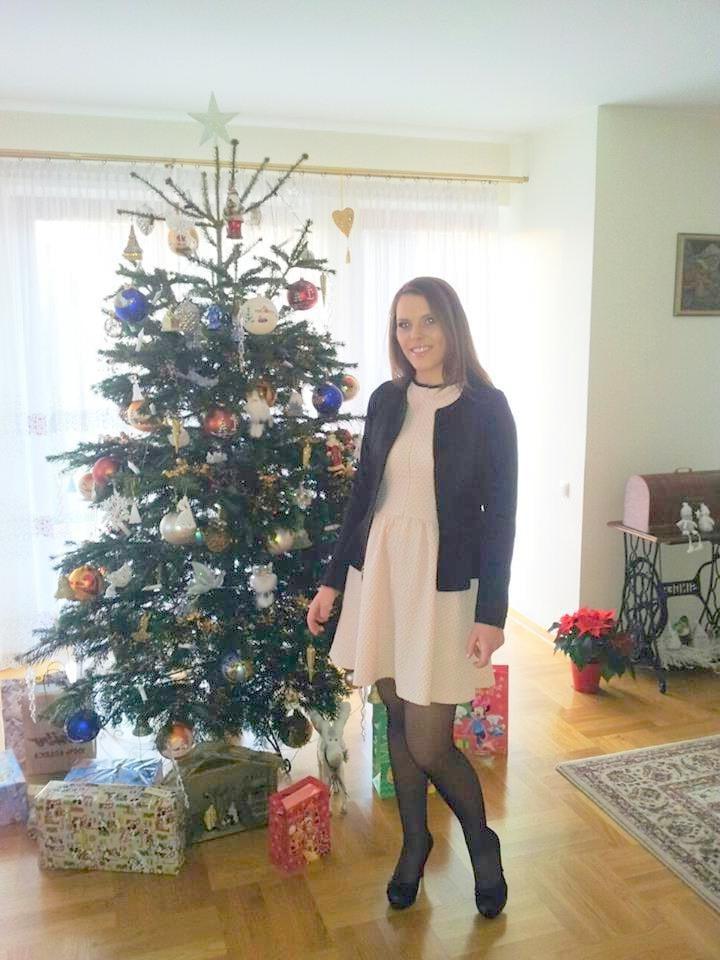 25P sexy females in tights pantyhose nylons 50