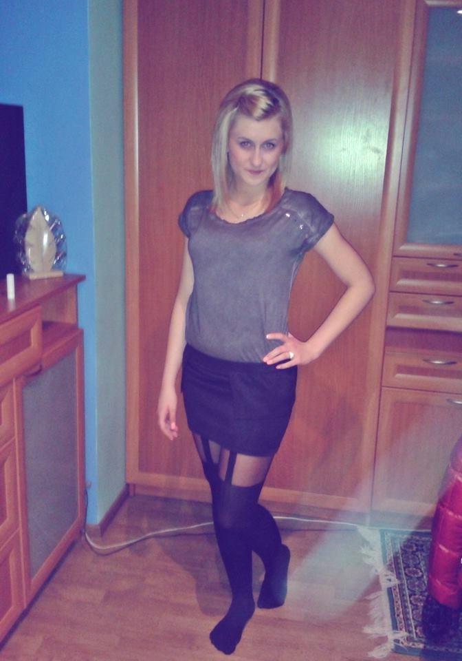 25P sexy females in tights pantyhose nylons 50