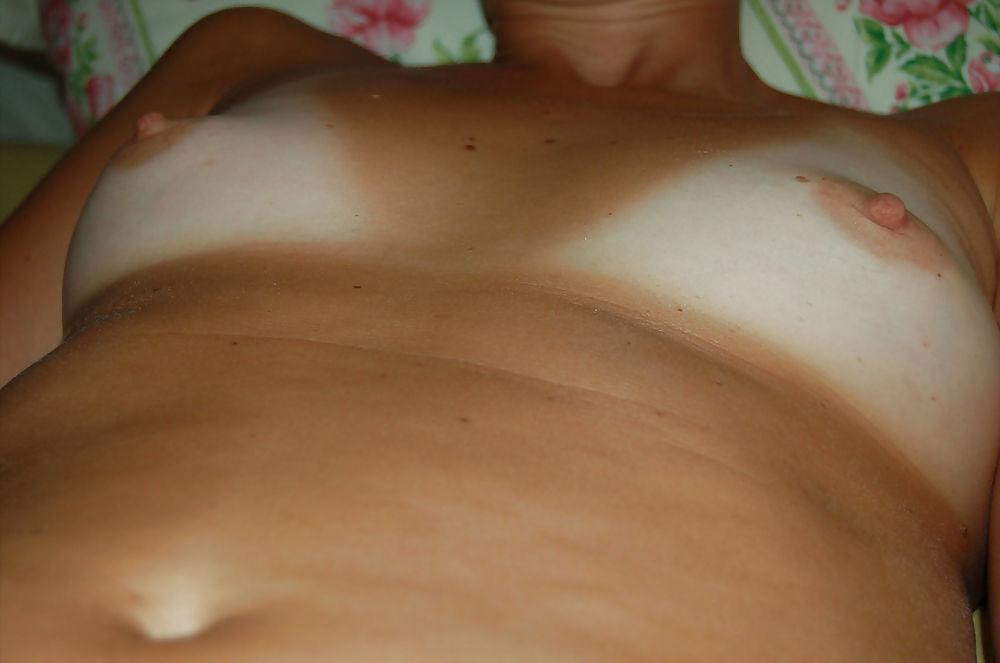 18P French Cunt Displays & Masturbates w Vibe