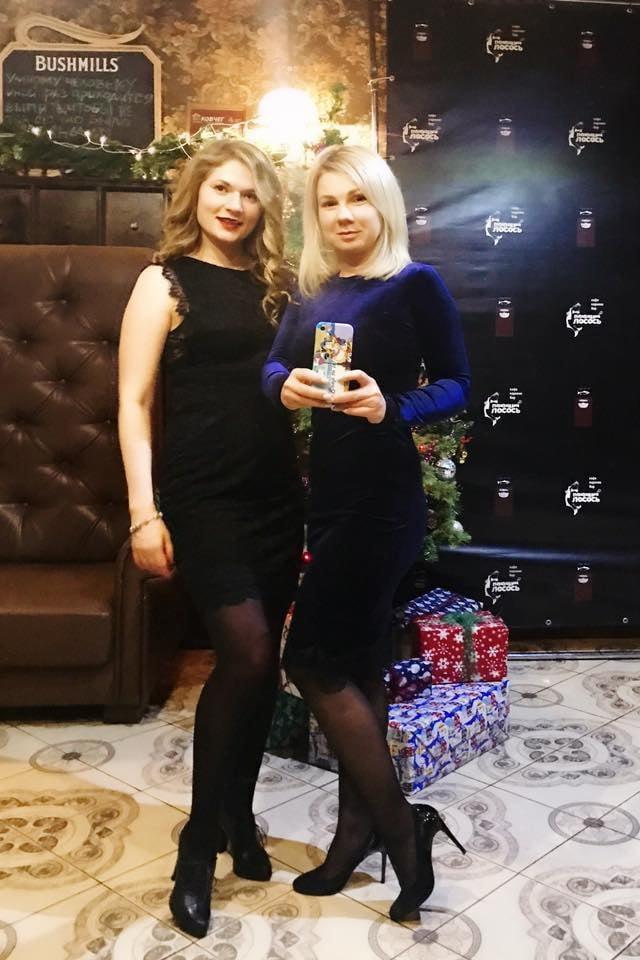 25P sexy females in tights pantyhose nylons 51