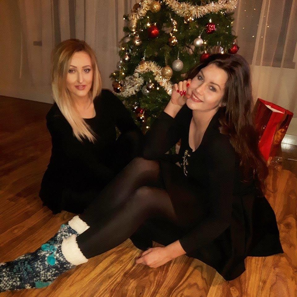 25P sexy females in tights pantyhose nylons 51