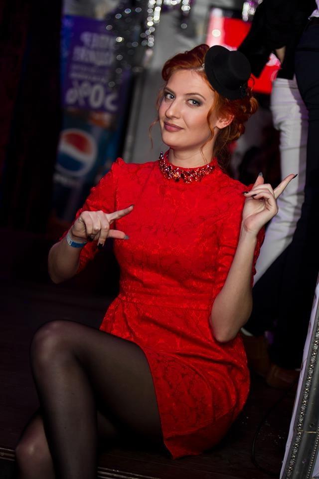 25P sexy females in tights pantyhose nylons 51