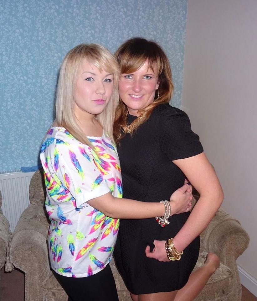 25P sexy females in tights pantyhose nylons 51