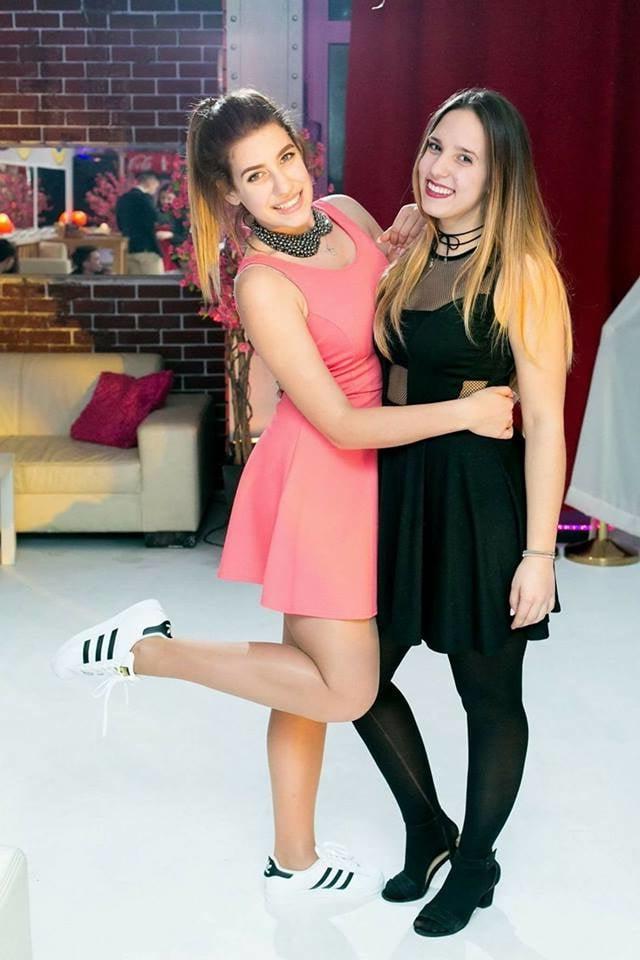 25P sexy females in tights pantyhose nylons 46
