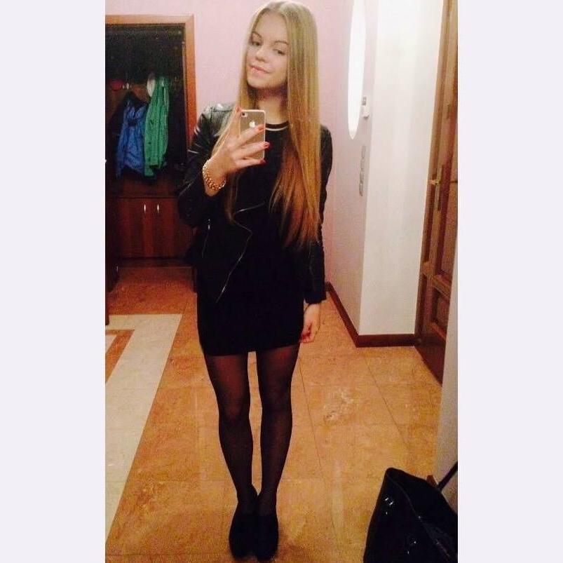 25P sexy females in tights pantyhose nylons 46